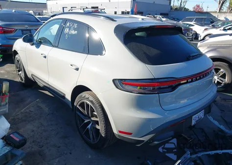 2022 Porsche Macan z USA, uszkodzony, nr VIN WP1AA2A54NLB01456